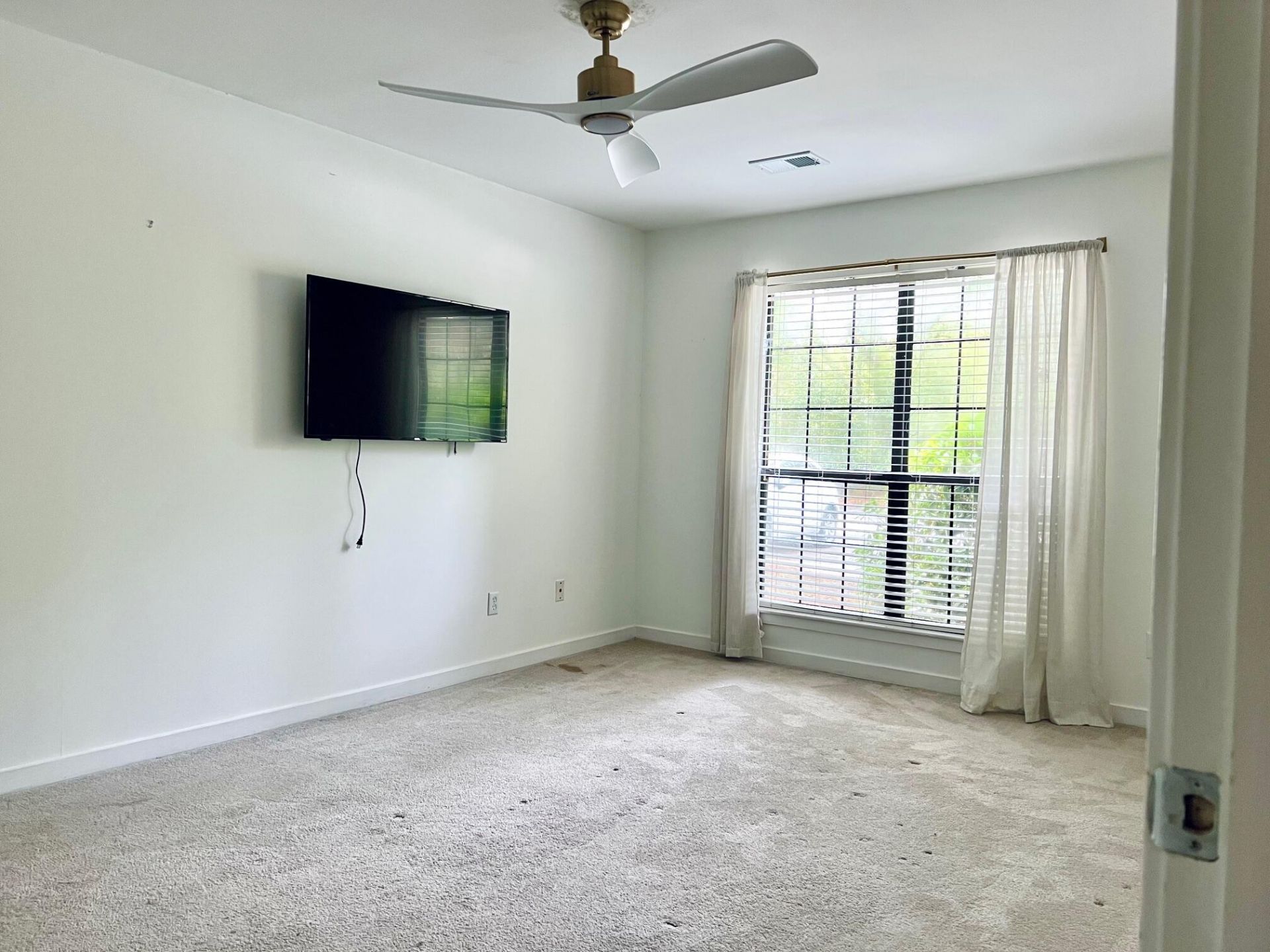 352 Sandpiper Drive Photo 13
