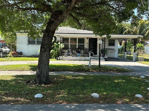 1360 NW 88th St, Miami, FL 33147
