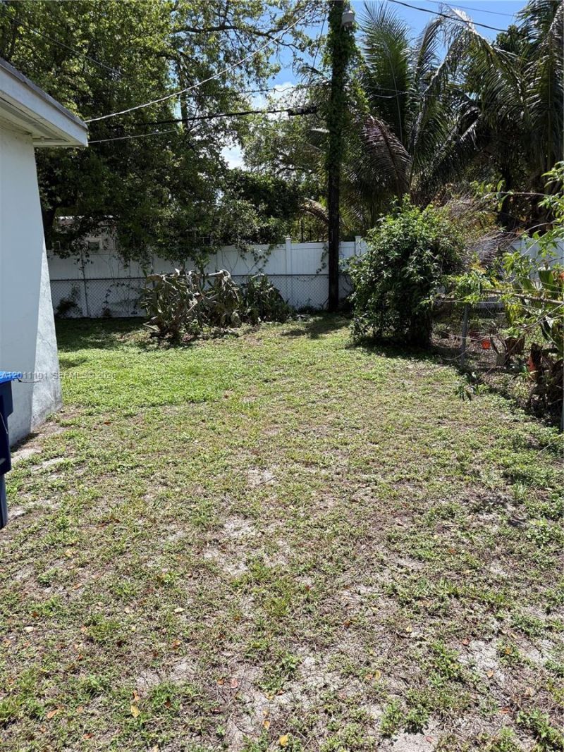 1360 NW 88th St, Miami, FL 33147 Photo