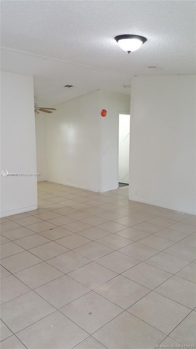 19800 SW 180th Ave, Unit 32, Miami, FL 33187 Photo