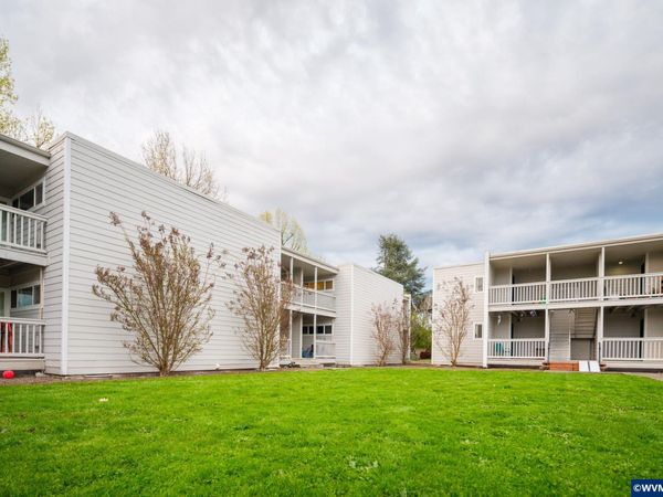 160 N Whitman St, Monmouth, OR 97361