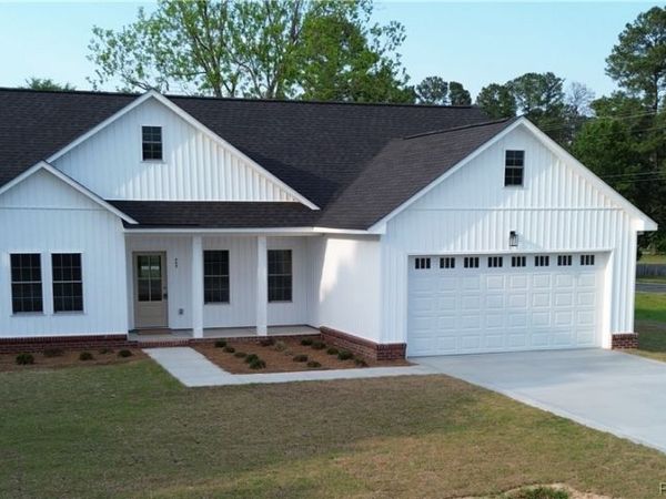 469 E Poplar Street, Bladenboro, NC 28320