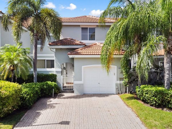 931 Lemonwood Court, Hollywood, FL 33019