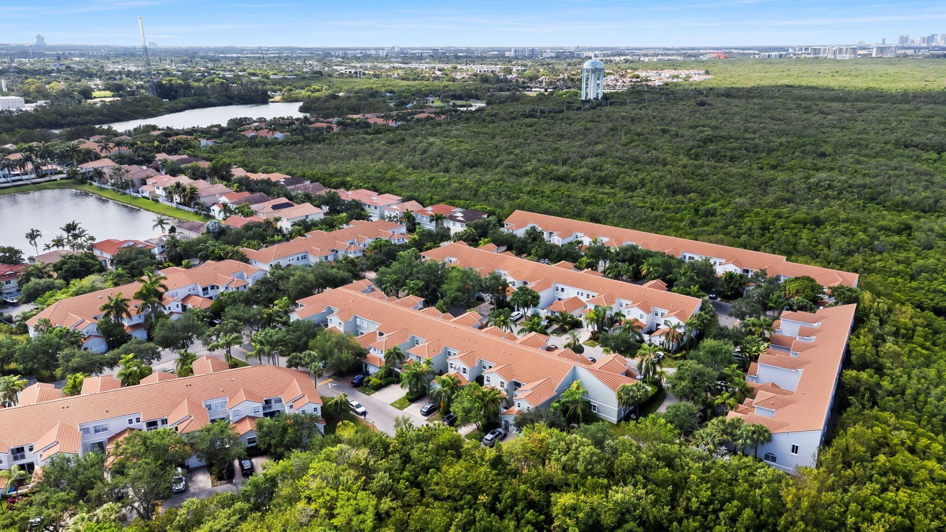 931 Lemonwood Court, Hollywood, FL 33019 Photo