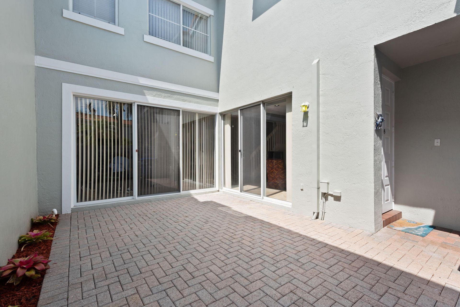 931 Lemonwood Court, Hollywood, FL 33019 Photo