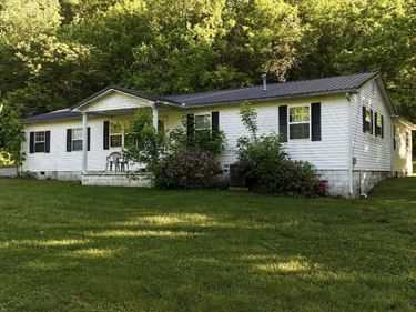 1831 Fish Trap Road, Manchester, KY 40962