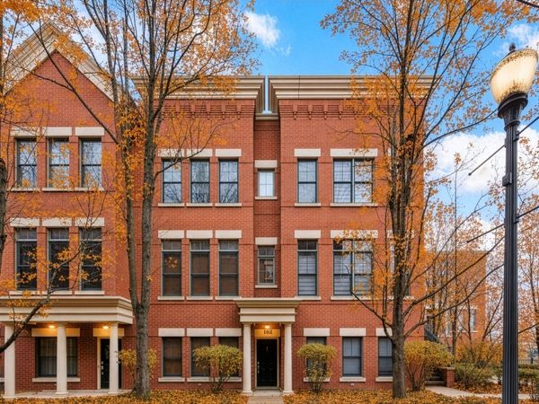 162 Festival Court , Elgin, IL 60120