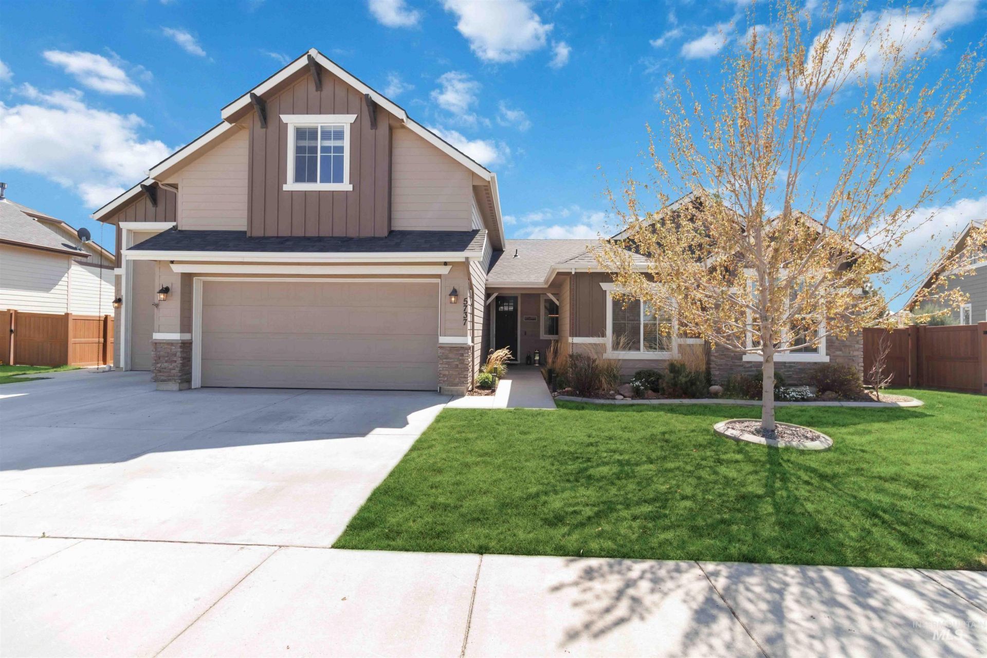 5737 W Donatella St, Eagle, ID 83616 Main Photo