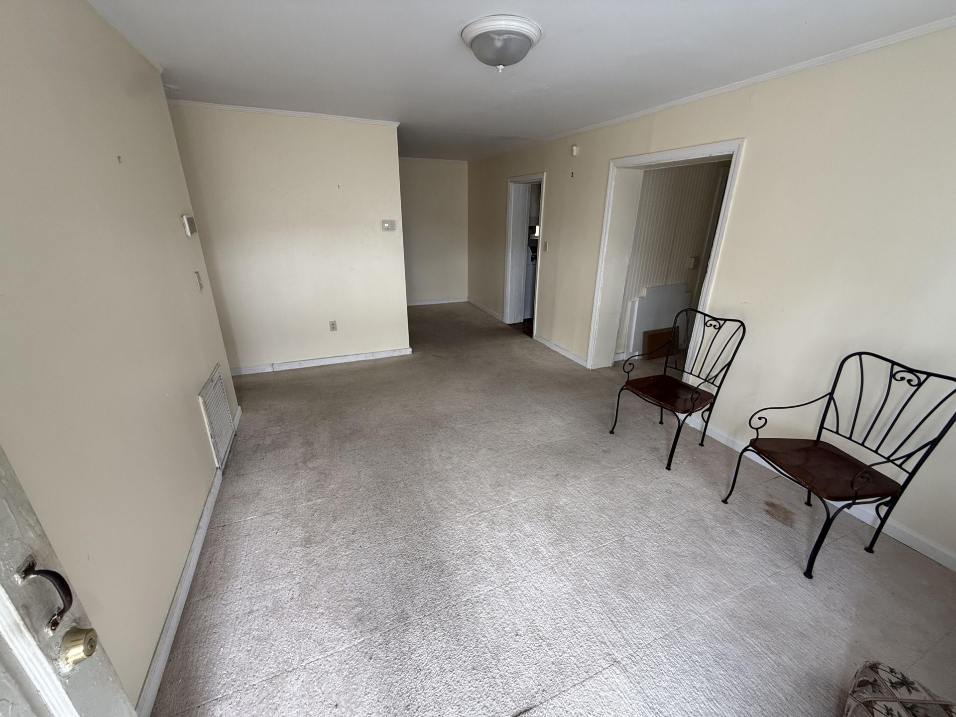 2208 Odessa Street Photo 4