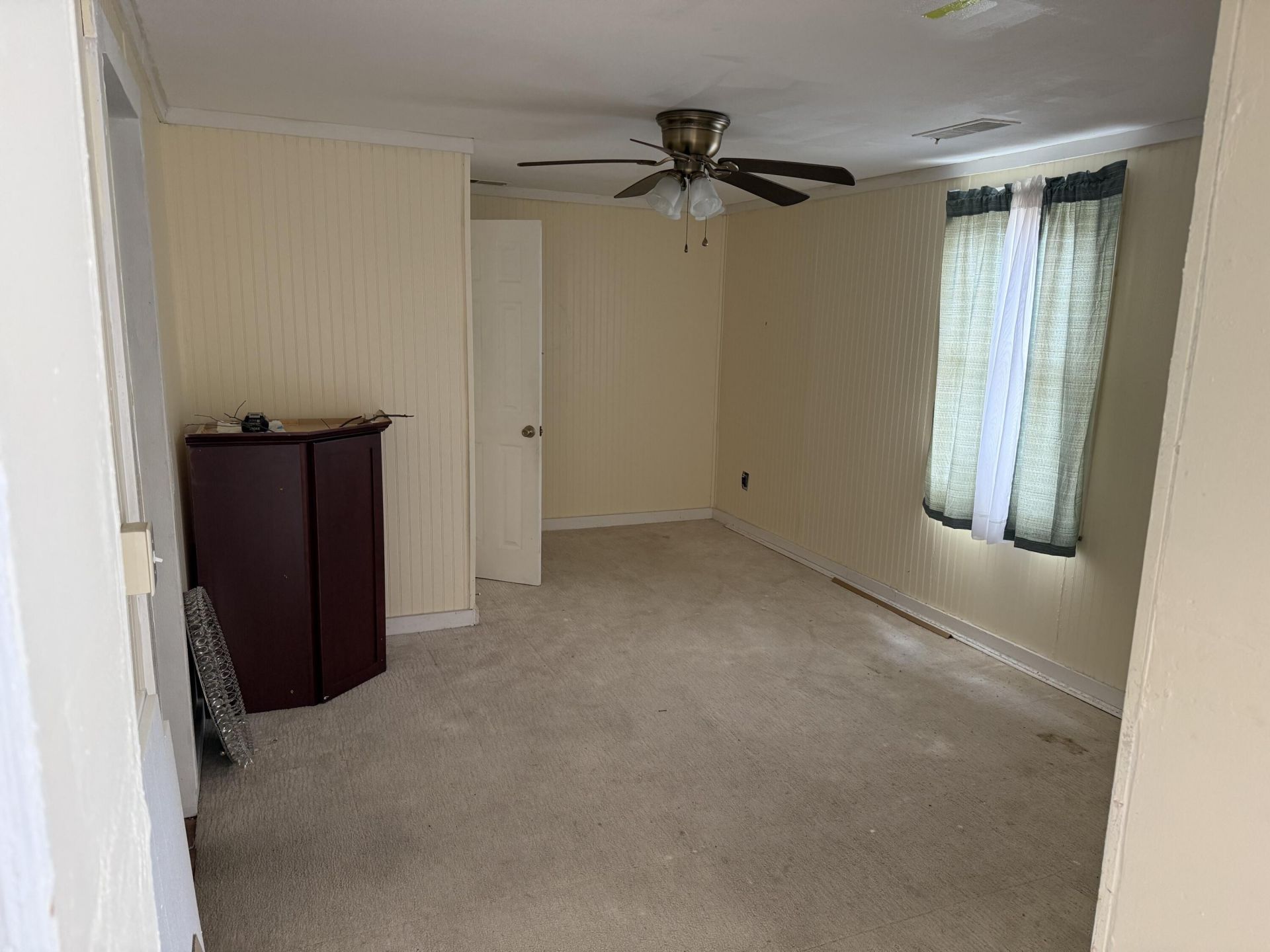 2208 Odessa Street Photo 7