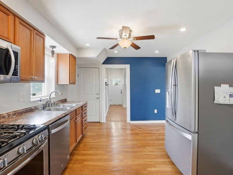 982 Olmstead Avenue, Columbus, OH 43201 Photo 10