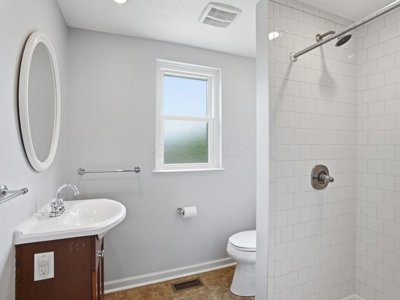 982 Olmstead Avenue, Columbus, OH 43201 Photo 11