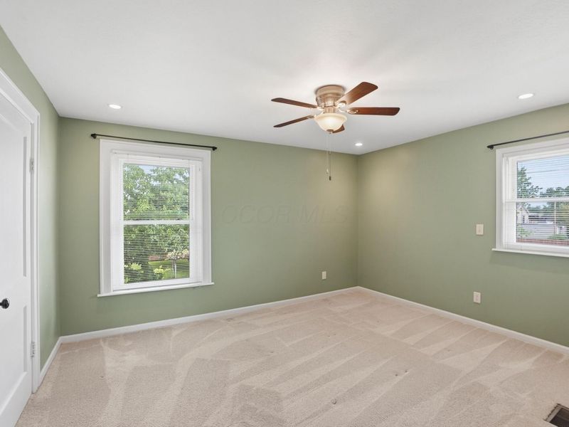 982 Olmstead Avenue, Columbus, OH 43201 Photo 12