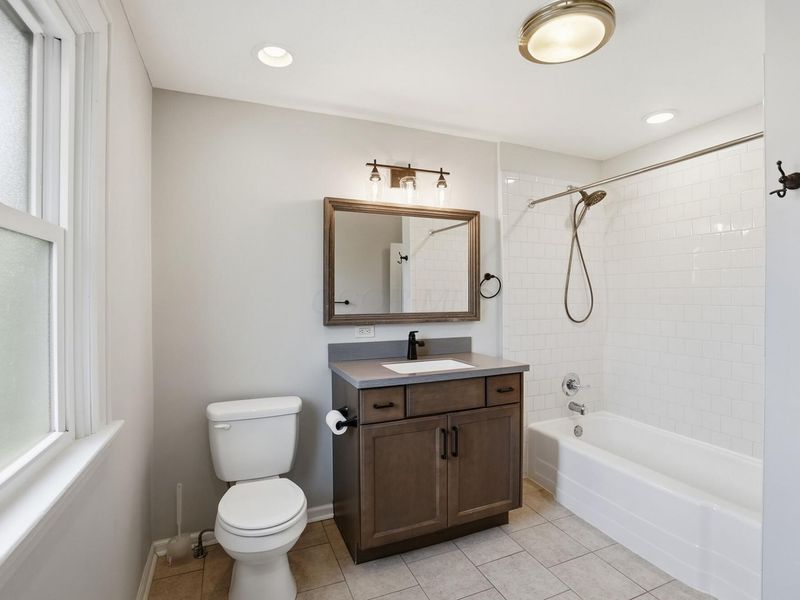 982 Olmstead Avenue, Columbus, OH 43201 Photo 16