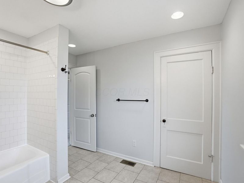 982 Olmstead Avenue, Columbus, OH 43201 Photo 17