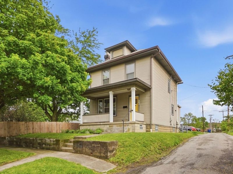982 Olmstead Avenue, Columbus, OH 43201 Photo 2