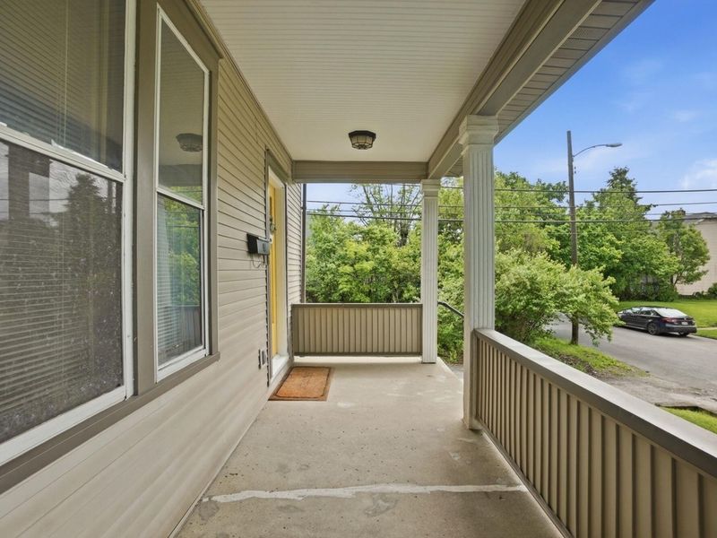 982 Olmstead Avenue, Columbus, OH 43201 Photo 3