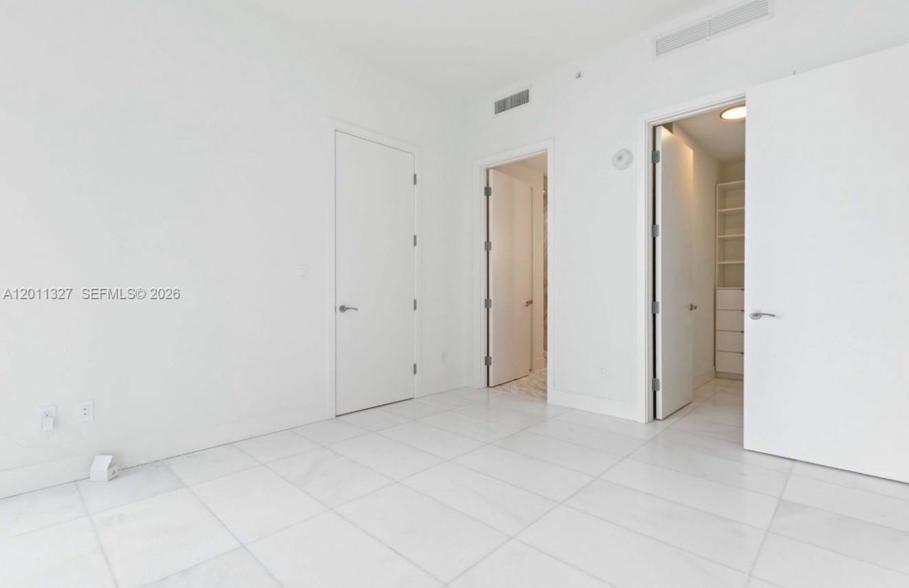 175 SE 25th Road, Unit 704, Miami, FL 33129 Photo
