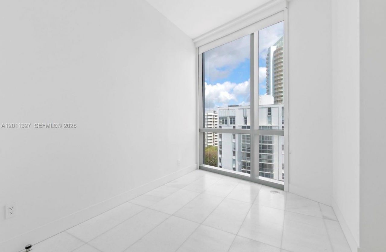 175 SE 25th Road, Unit 704, Miami, FL 33129 Photo