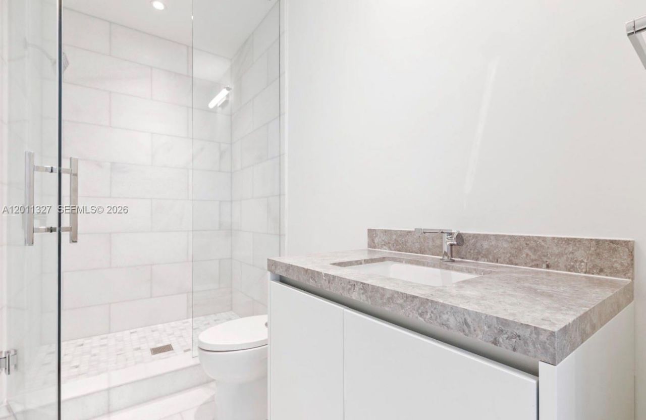 175 SE 25th Road, Unit 704, Miami, FL 33129 Photo