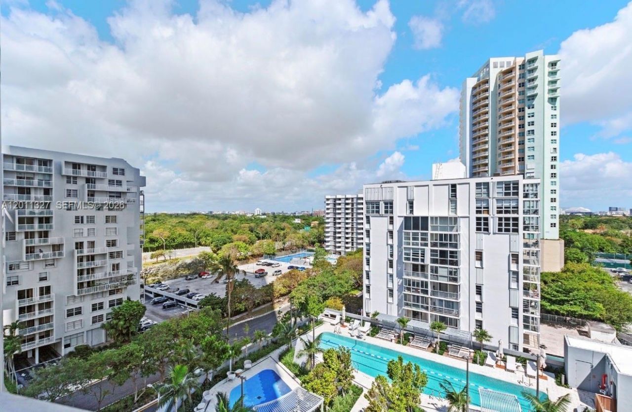 175 SE 25th Road, Unit 704, Miami, FL 33129 Photo