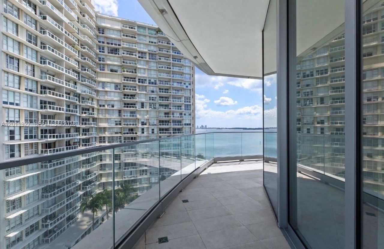 175 SE 25th Road, Unit 704, Miami, FL 33129 Photo