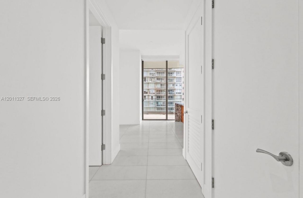 175 SE 25th Road, Unit 704, Miami, FL 33129 Photo
