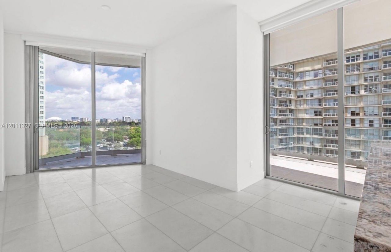175 SE 25th Road, Unit 704, Miami, FL 33129 Photo