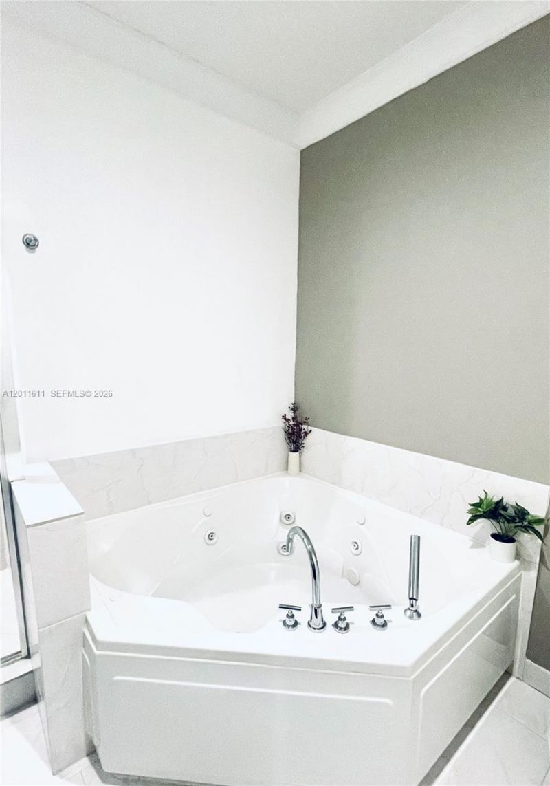 822 NE 19th Ave , Fort Lauderdale, FL 33304 Photo