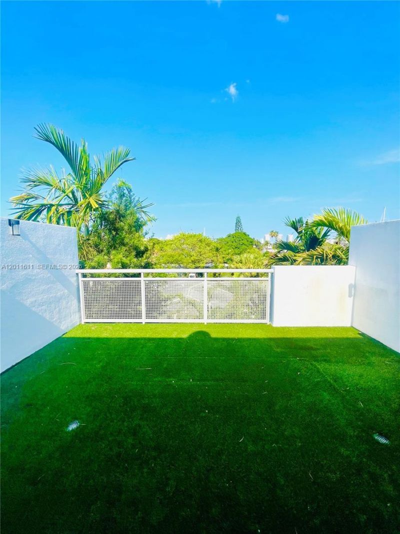 822 NE 19th Ave , Fort Lauderdale, FL 33304 Photo