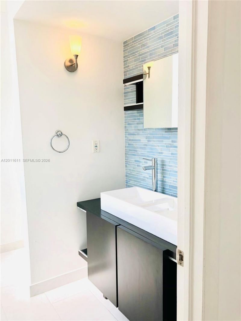 822 NE 19th Ave , Fort Lauderdale, FL 33304 Photo