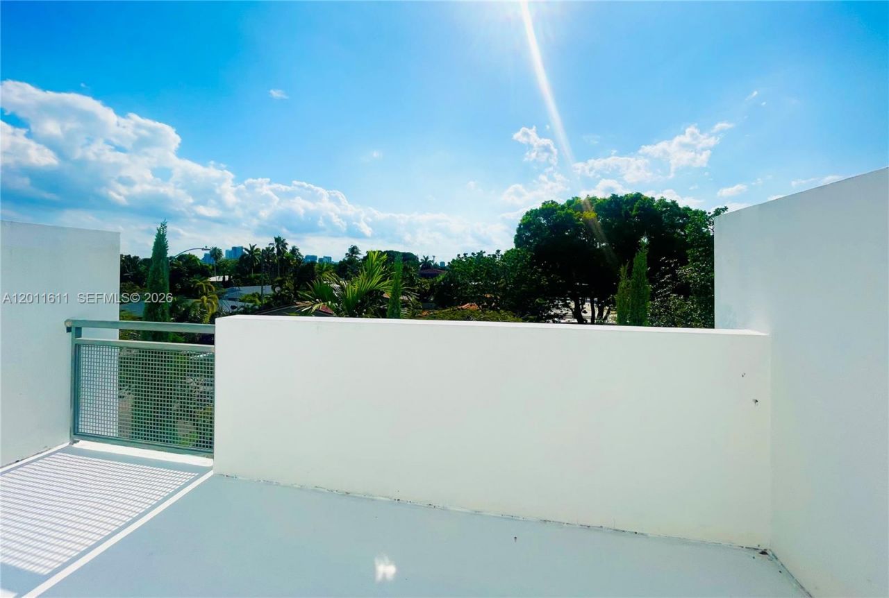822 NE 19th Ave , Fort Lauderdale, FL 33304 Photo