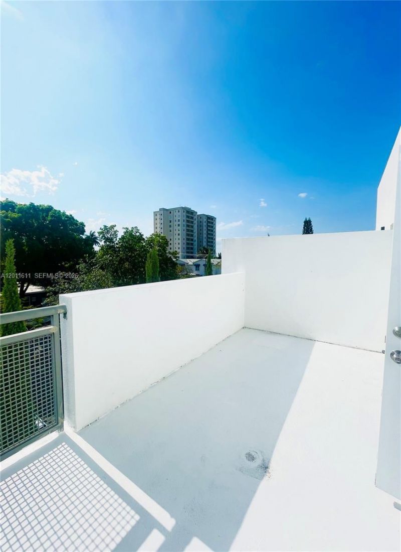 822 NE 19th Ave , Fort Lauderdale, FL 33304 Photo