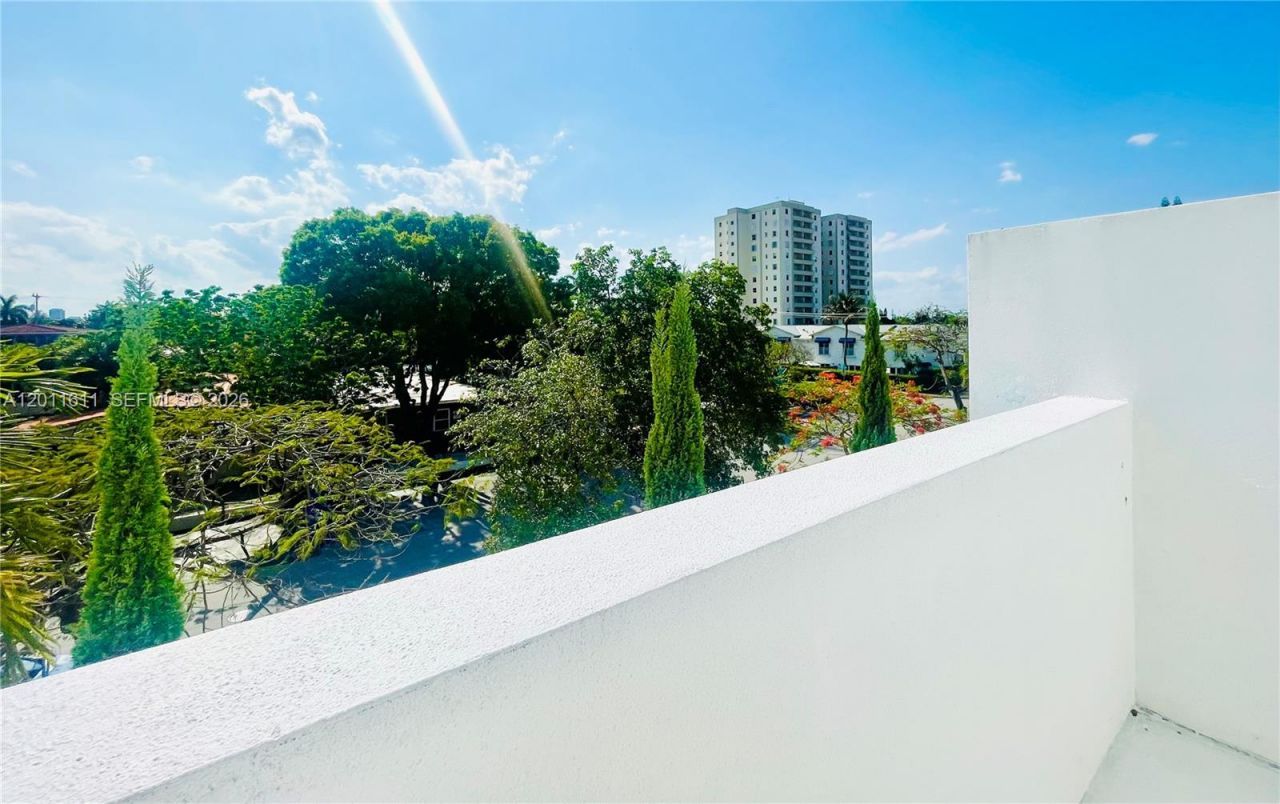 822 NE 19th Ave , Fort Lauderdale, FL 33304 Photo