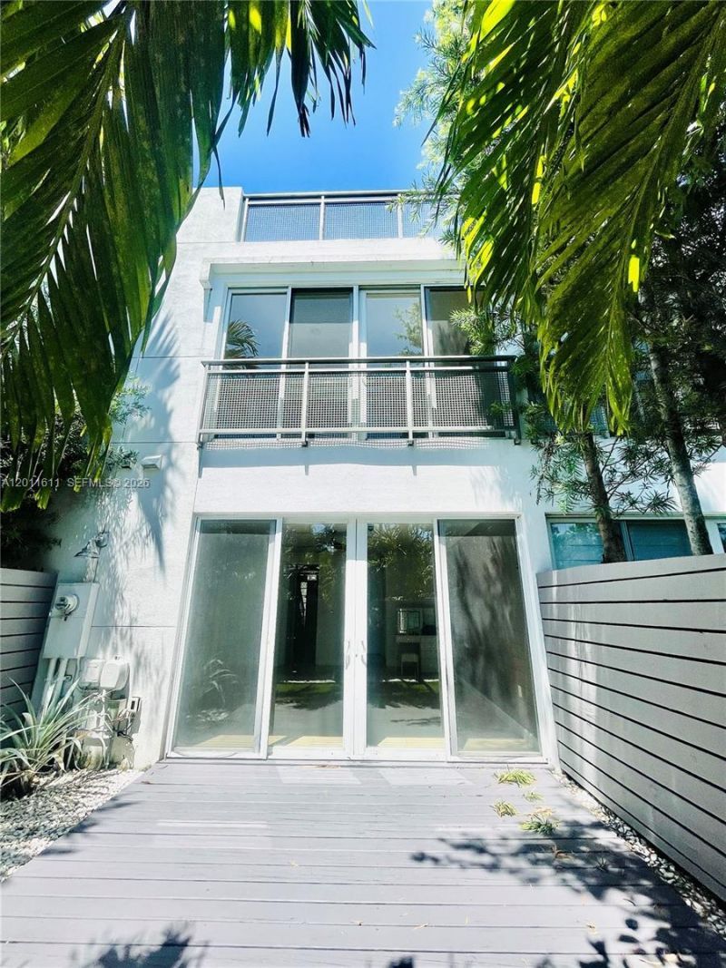 822 NE 19th Ave, Fort Lauderdale, FL 33304 Photo