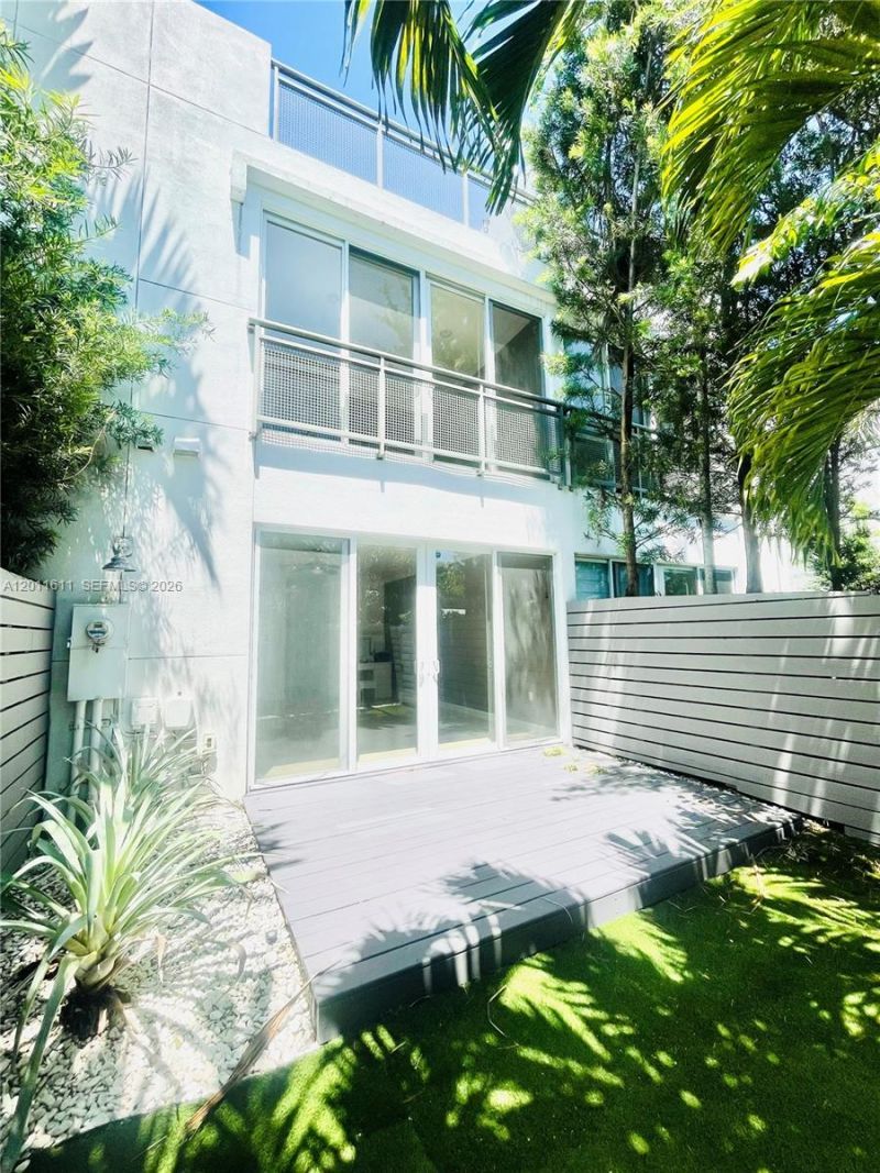 822 NE 19th Ave, Fort Lauderdale, FL 33304 Photo