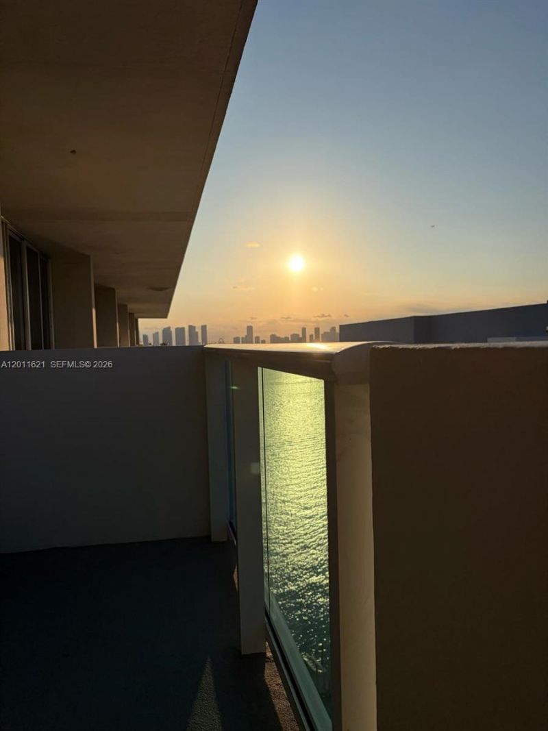 1200 West Ave, Unit PH22, Miami Beach, FL 33139 Photo
