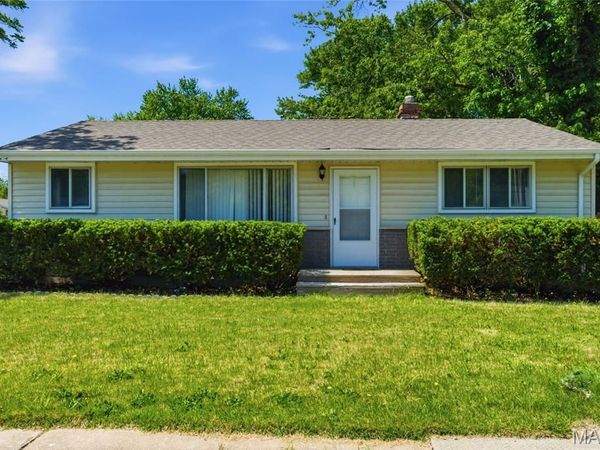 1 Oxford Place , St Charles, MO 63301