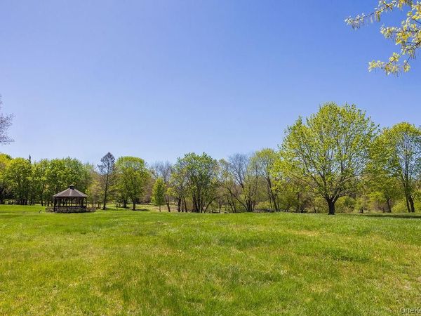 604 Cabot Court E, Unit 604, Saint James, NY 11780