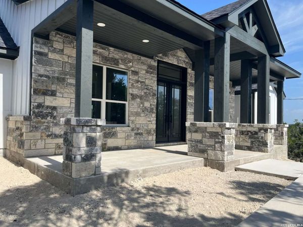 224 FREEDOM ST, Fischer, TX 78623