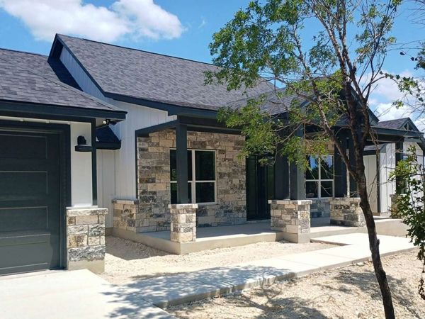 224 FREEDOM ST, Fischer, TX 78623