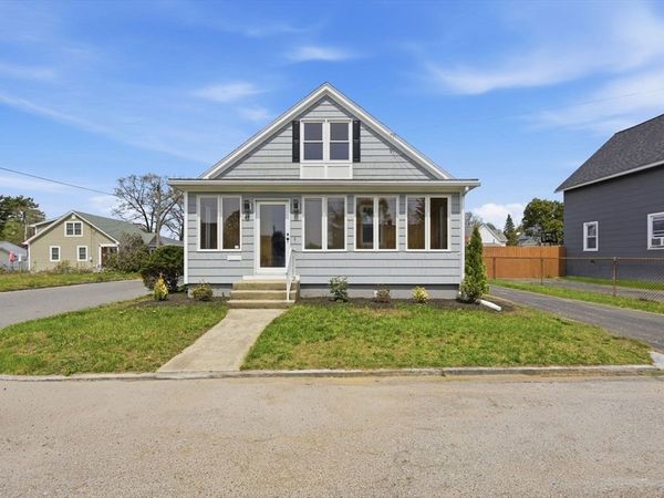 44 Frontenac St, Springfield, MA 01151