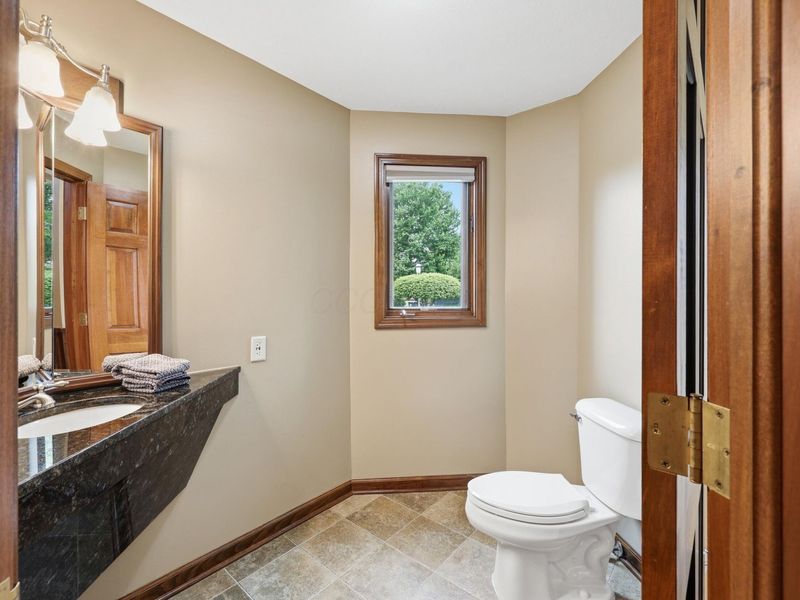 180 Stanwick Court, Newark, OH 43055 Photo 12