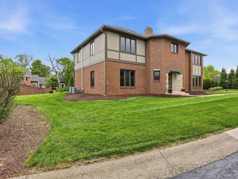 180 Stanwick Court, Newark, OH 43055 Photo 2
