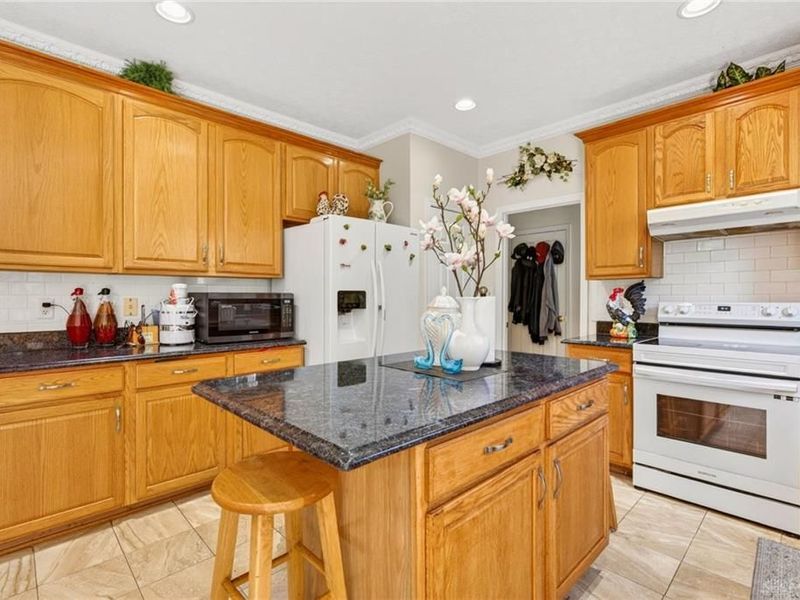 6520 Heritage Park Boulevard, Huber Heights, OH 45424 Photo 10