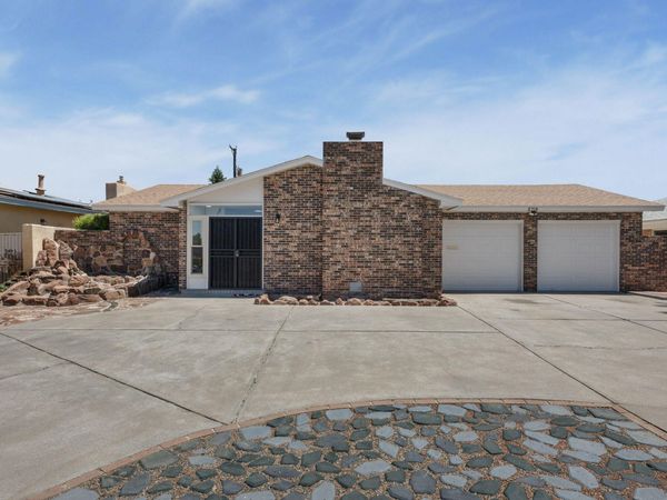 2718 Cagua Drive NE, Albuquerque, NM 87110