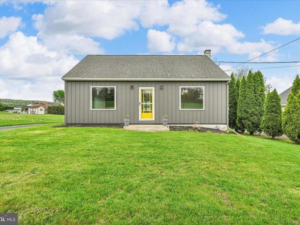4381 DIVISION HIGHWAY, EAST EARL, PA 17519