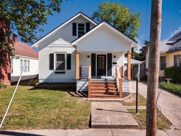 200 A E Thorn Street , Marion, IL 62959