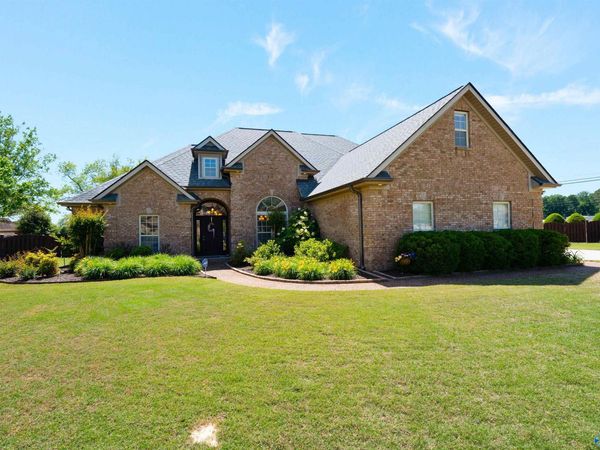 25166 Castlebury Drive, Athens, AL 35613