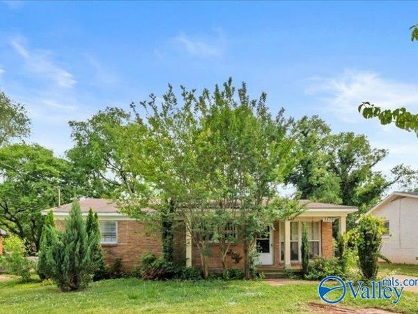 2809 Greenside Drive NW, Huntsville, AL 35816